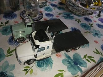 Diecast Cars Flatbed Truck 2 Pieces