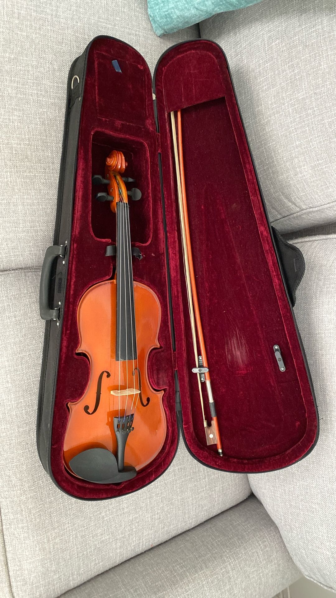 Full Size Violin. New, Never Used. Case Included.