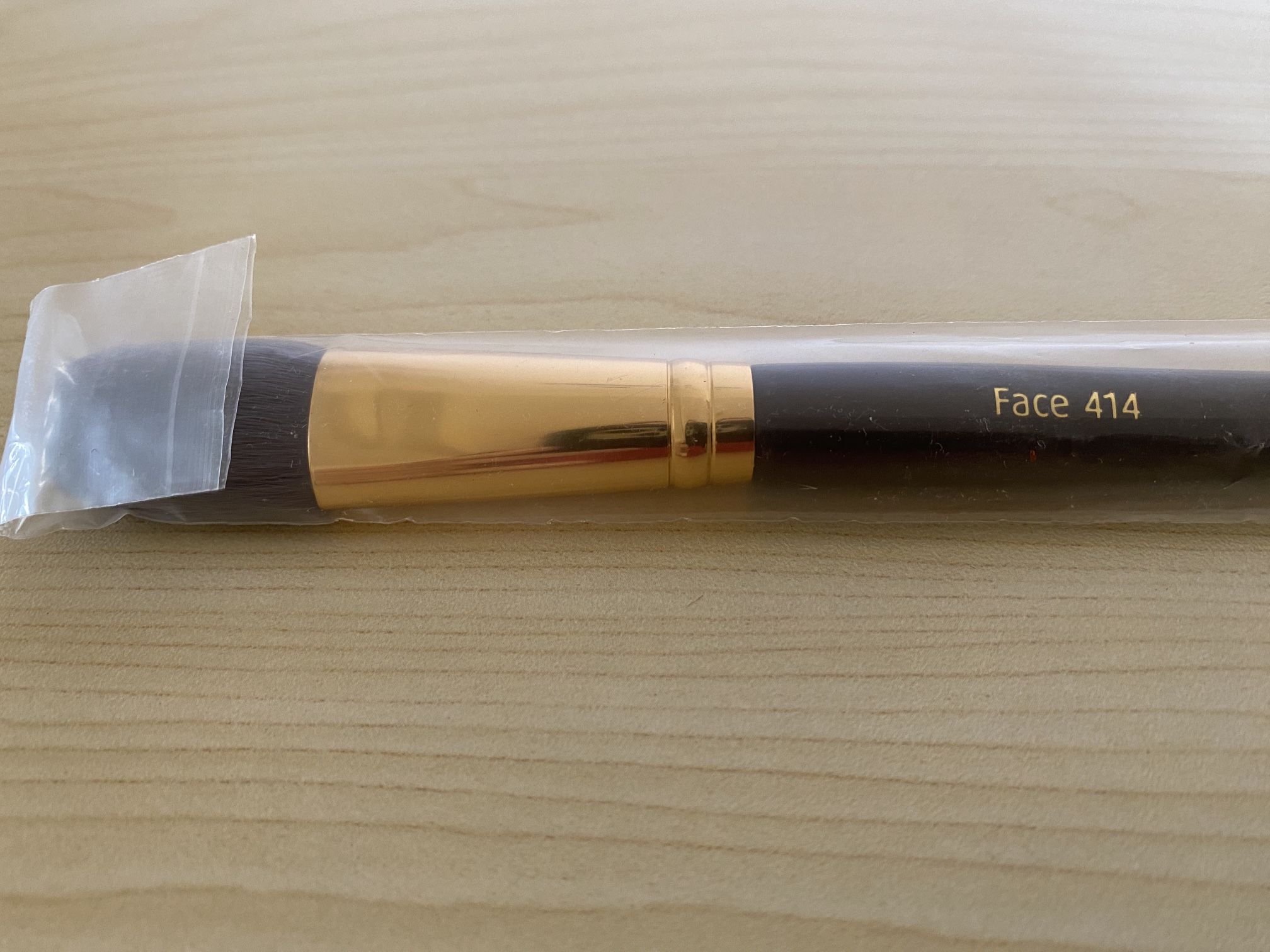 Terre Mere round cheek makeup brush - BRAND NEW, IN ORIGINAL PACKAGING