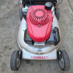 Honda HRR 216 Self-Propelled Lawn Mower Runs Great Máquina conTransmisión Trabaja bien