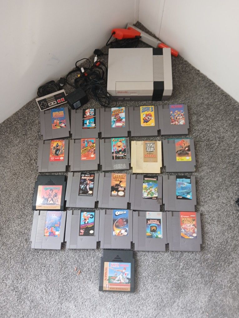Original Nintendo NES with 21 Games