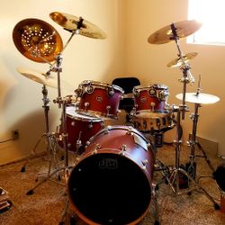 DW "Performance Series" 5 Piece Drum Set-Tobacco Stain-Like New with DW Warrenty-(SEE DESCRIPTION)!