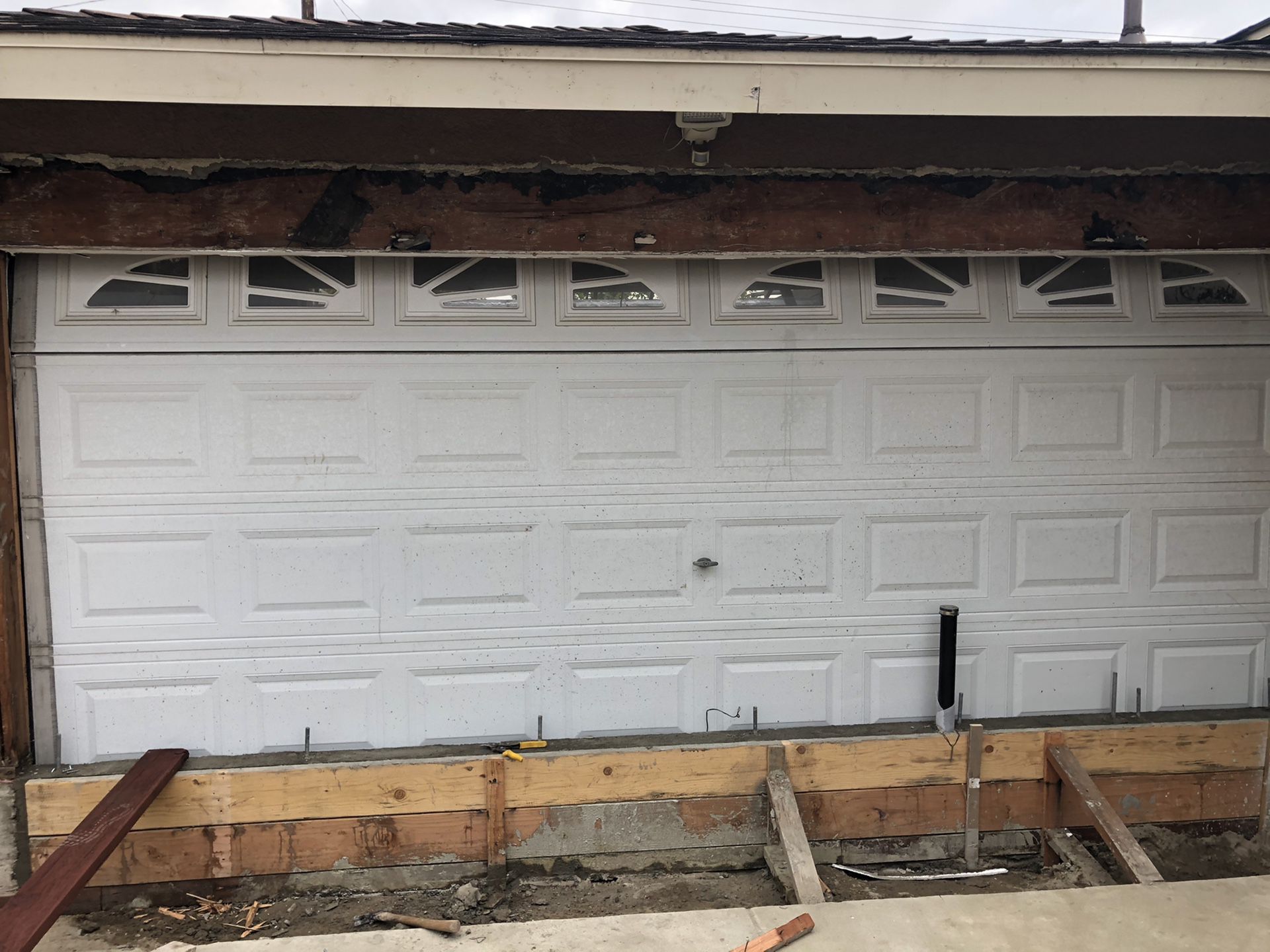 Garage door good condition no dents with motor and windows