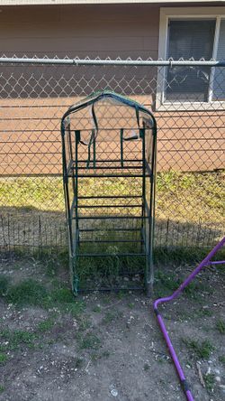 Green house shelf