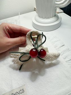 Off white lace with cherry hair claw/claw clip