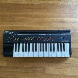 Rare Suzuki PX-37 Vintage Keyboard 