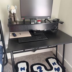 Black Desk
