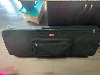 88 key piano case great condition *MUST GO DM FOR NEGOTIATIONS*