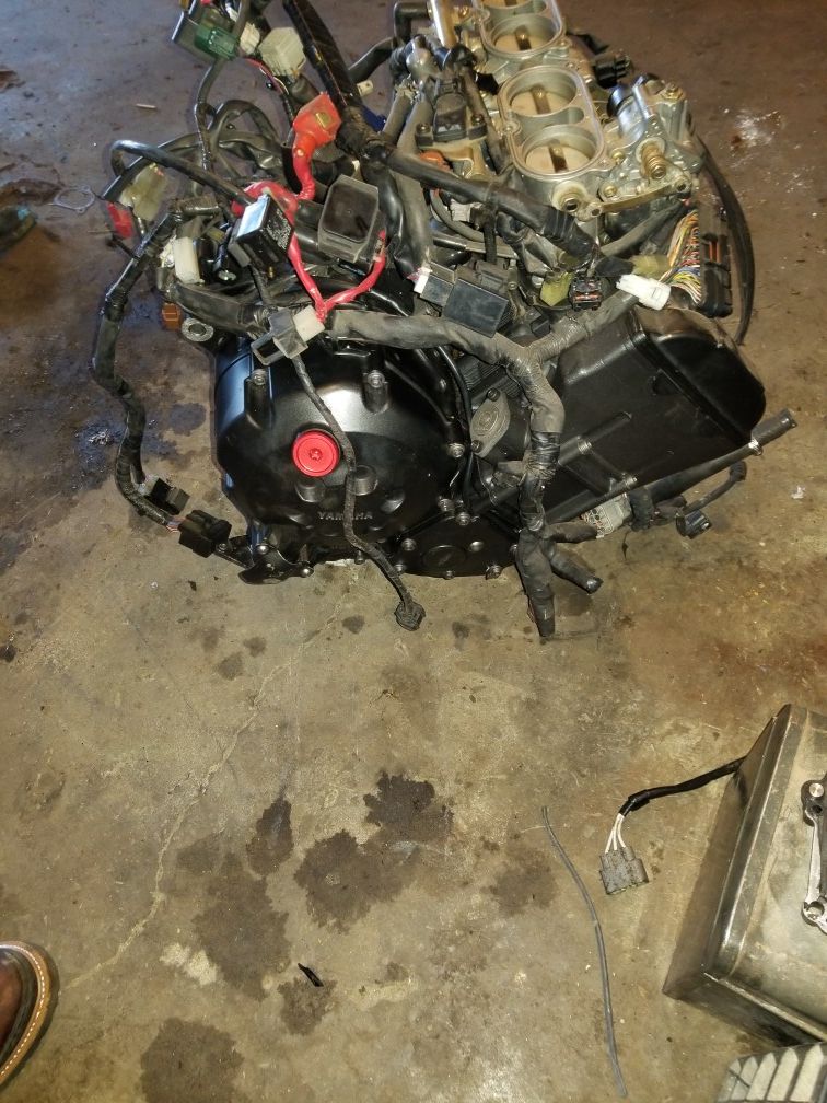 2005 r1 engine