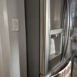 Kenmore Refrigerator (DOES NOT WORK)