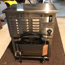 Pitco. Restaurant oil cleaner never been used model number and pictures pick up only