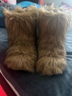 Fur boots