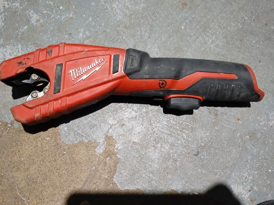 Milwaukee m12 Copper Cutter for Sale in Chicago IL OfferUp