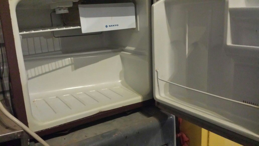 Small Sanyo refrigerator for RV or camper