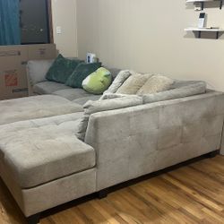 Sectional Couch With Ottoman 