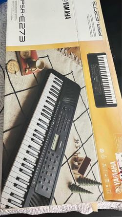 Yamaha piano & stand