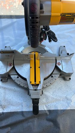Compound Miter  saw 10” Dewalt