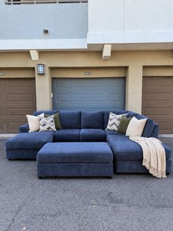 Sectional couch