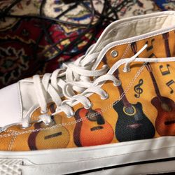 Men Size 9 Guitar Sneakers