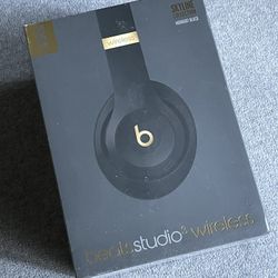 Beats Studio Wireless In Gold/black Never Opened