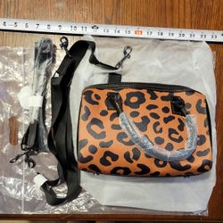 Leopard Print Purse With Adjustable Straps