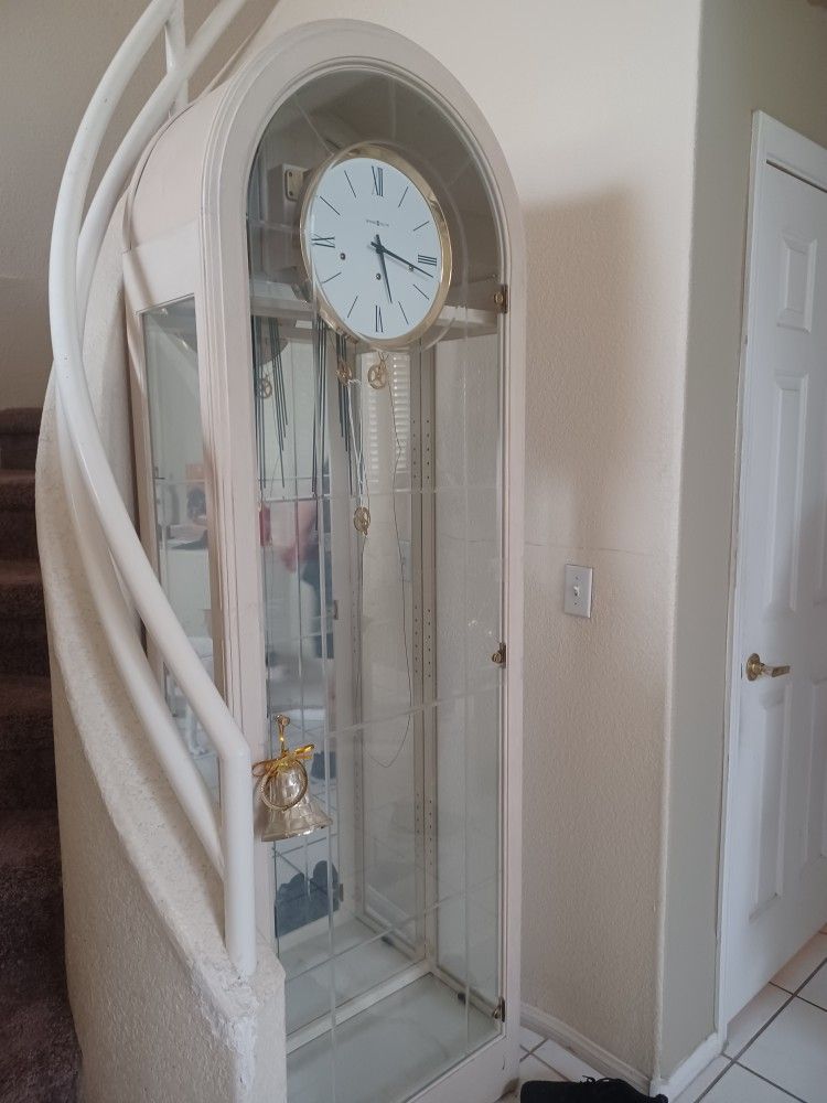 Clock Missing Shelves. Chime Weights Will Need To Be Put On After Purchase.