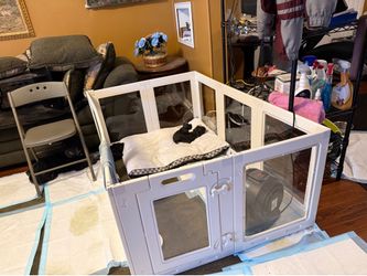 Whelping box for puppies