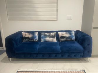 COUCHES FOR SALE- 2 LOVE SEATS + 1 COMFORTER