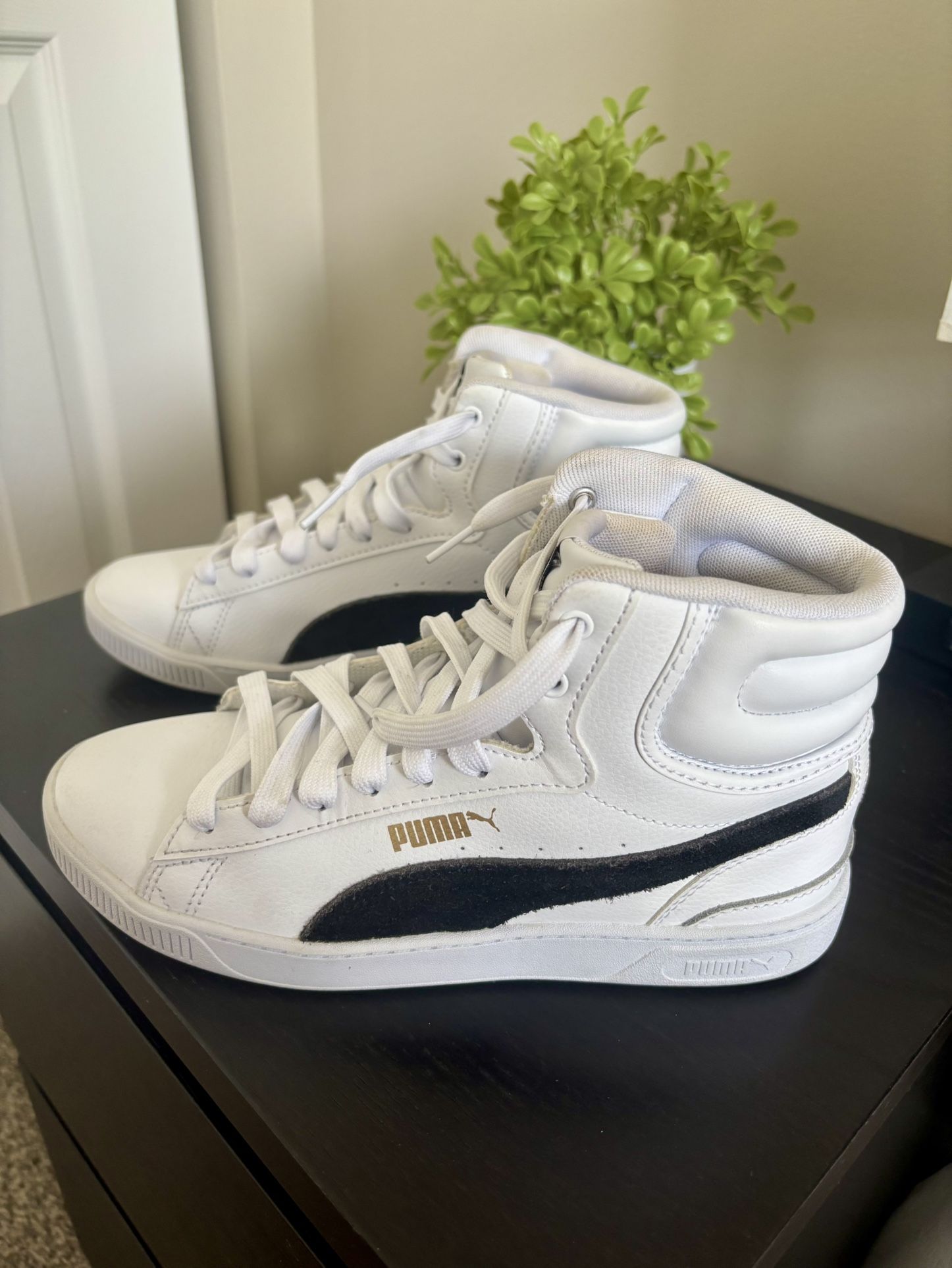 PUMA Women’s Sneakers-White