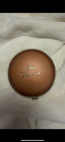 Too faced bronzer - milk