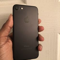 UNLOCKED IPHONE 7/ LIMITED STOCK 🔥