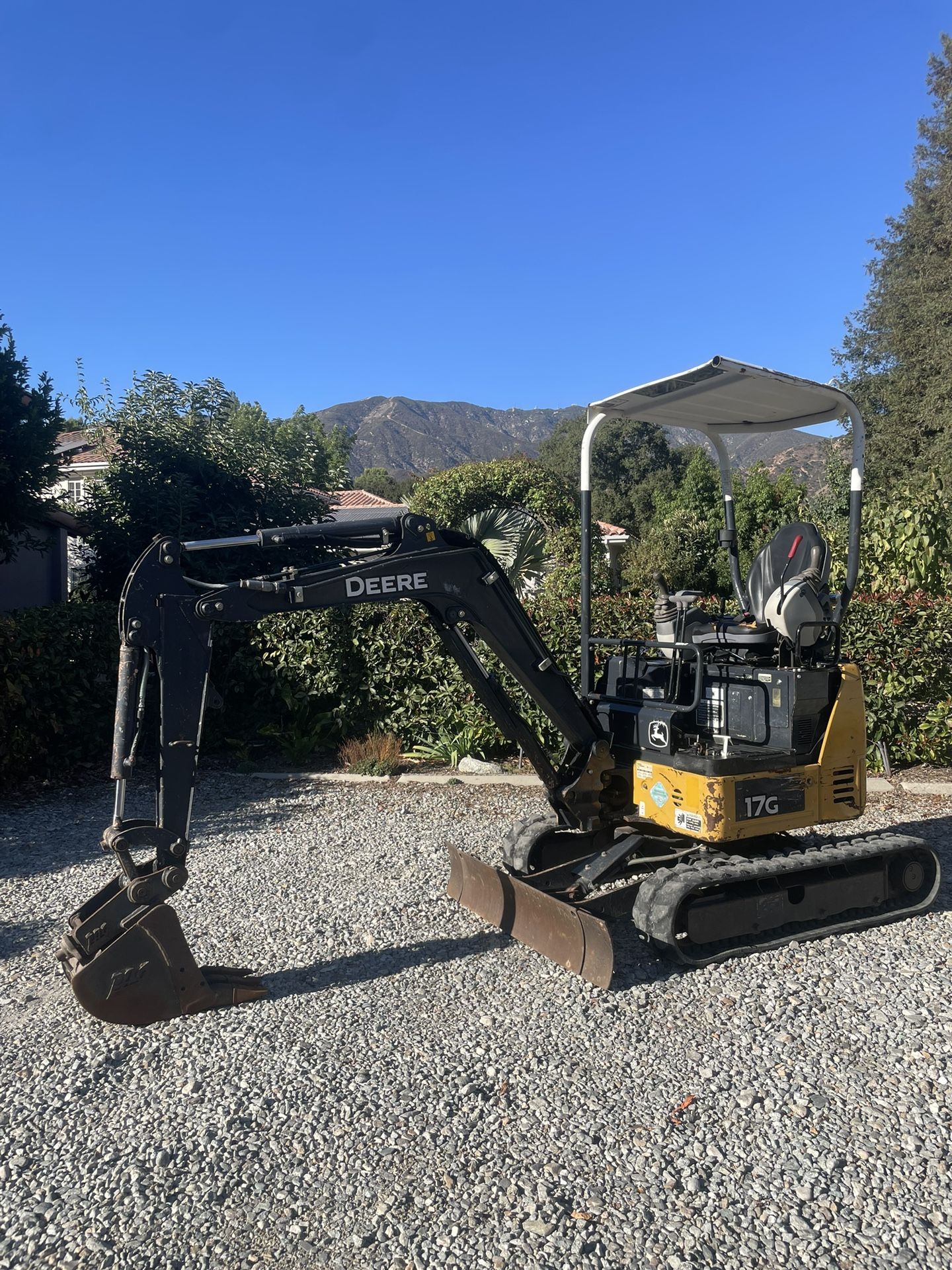 John Deere 17g Mini Excavator
