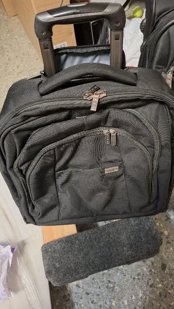 Black Laptop Roller Luggage