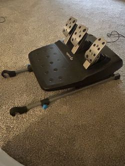 Logitech g920 steering wheel and pedals