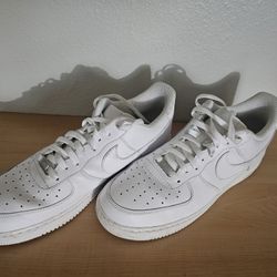 AIR FORCE 1 '07 size 13