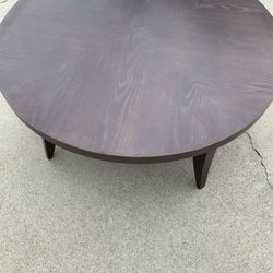Ethan Allen Horizon collection Round Coffee Table 38 inch Round. SOILD WOOD. PAID 800 from store
