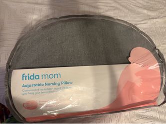 Frida Mom nursing pillow