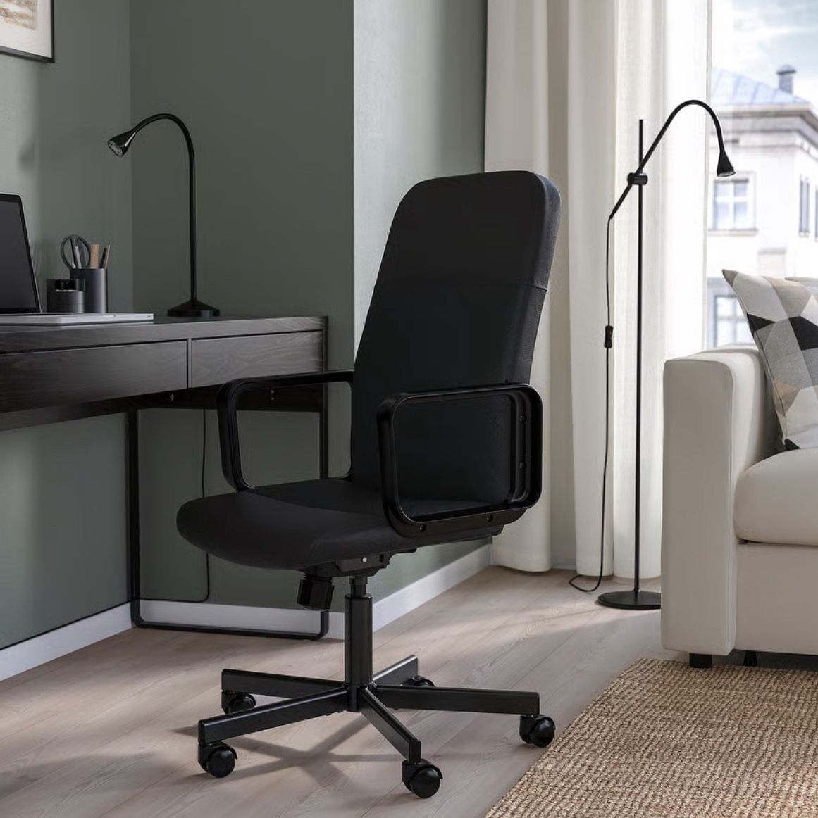 🔥 For Sale: IKEA RENBERGET Swivel Chair, Bomstad Black 🔥