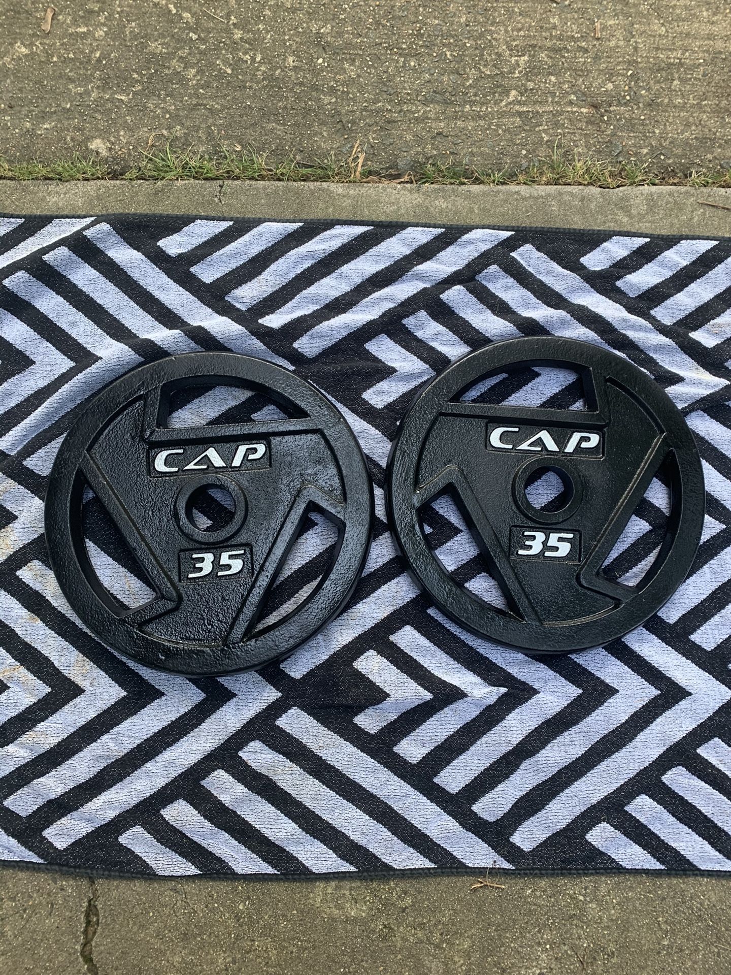 CAP Barbell Weight Plates 35lb Pair