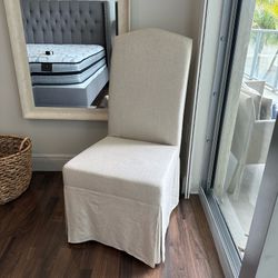 Chair With Linen Cover 
