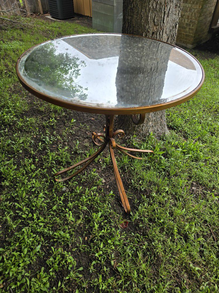 Beautiful Metal And Glass Table Great Condition $25 