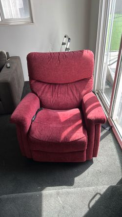Motorized recliner with remote