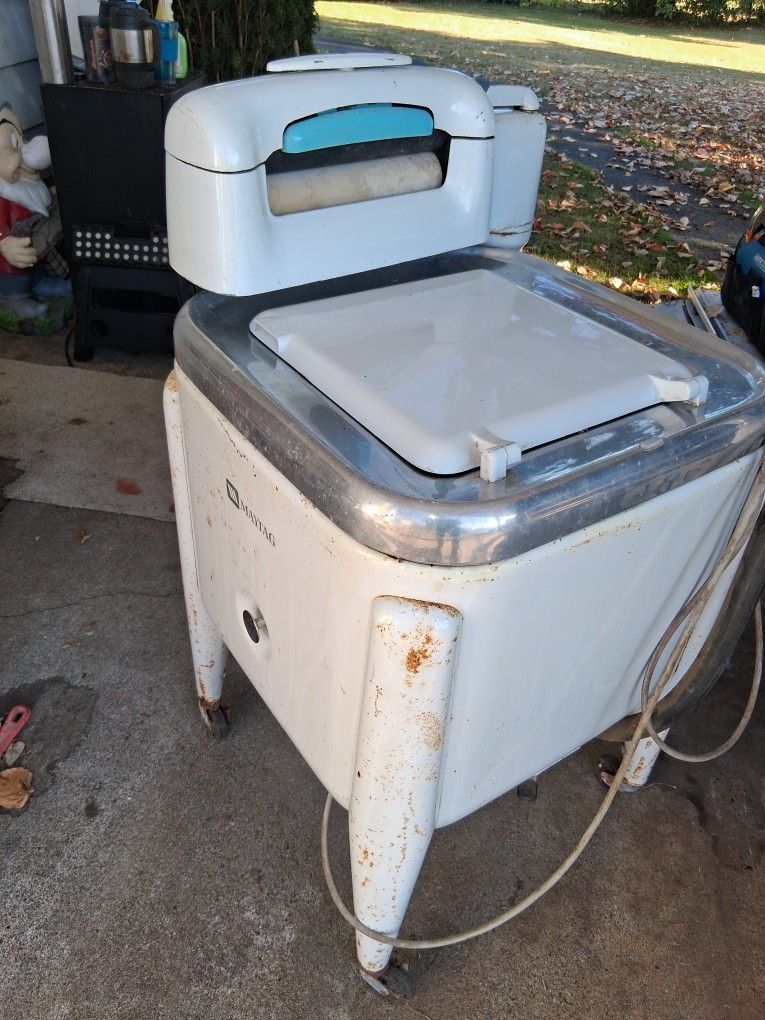 1950ish Working Wringer Washer