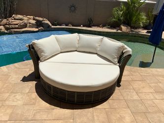 Panama Jack Westerman Circle Daybed Couch Sunbrella Canopy Resin Wicker Patio Outdoor Pool