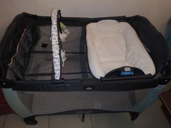 Graco pack 'N play, playard Reversible Napper & changer LX