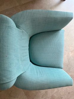 Gorgeous Modern Swivel Chair- in great condition!