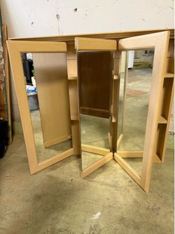 Modern 3-Door Mirrored Medicine Cabinet / Bathroom Wall Cabinet – Light Maple Finish