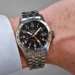 ✅🔥New Seiko 5 Sports Automatic GMT Black Dial Steel Bracelet Watch SSK023