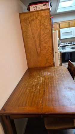Table + 5 chairs