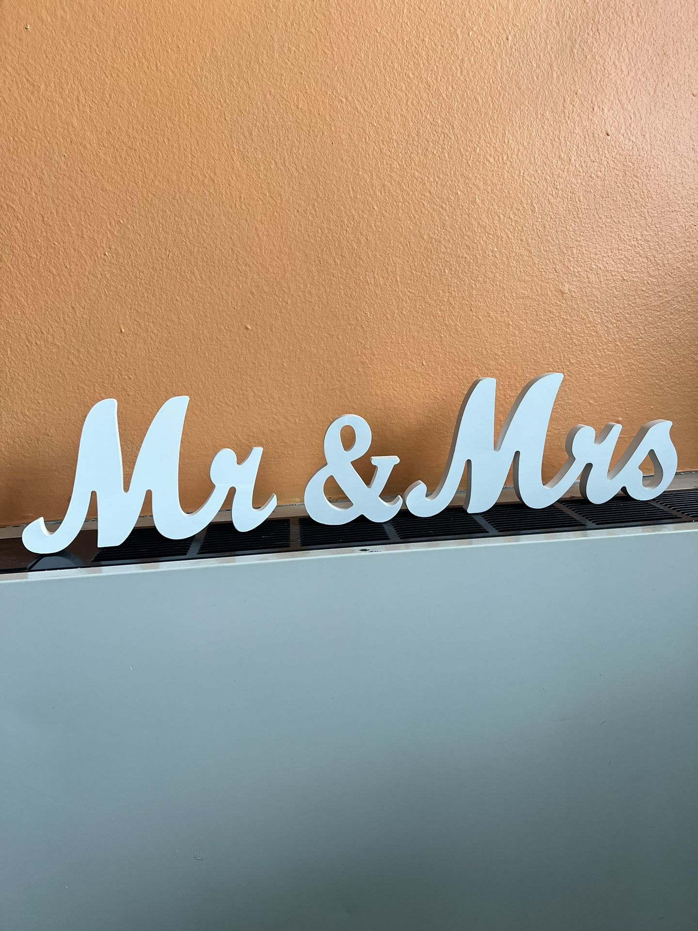 Mr. & Mrs. Sign